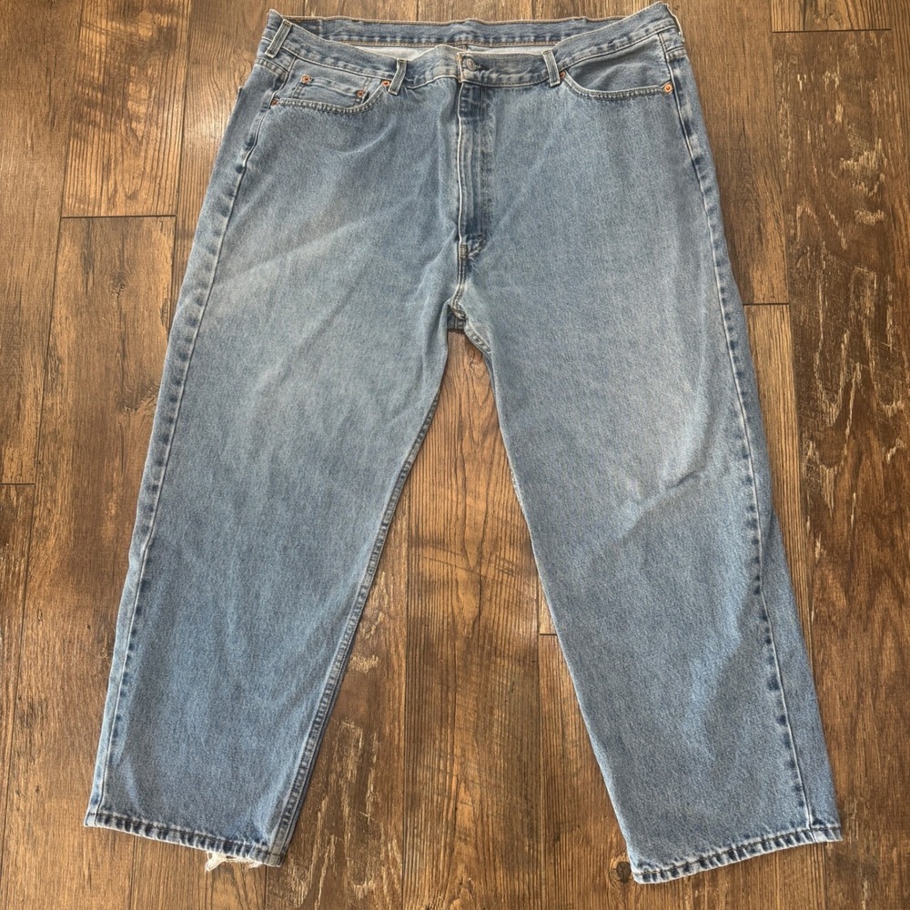 Levis 550 Mens Relaxed Fit Tapered Leg Light Wash Blue Denim Jeans 42x28 Frayed